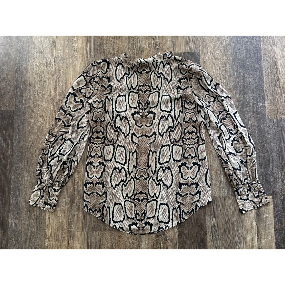Cabi Serpentine Blouse 3759 Snakeskin Print Ruffle Neck Top Small Neutral - Picture 6 of 6